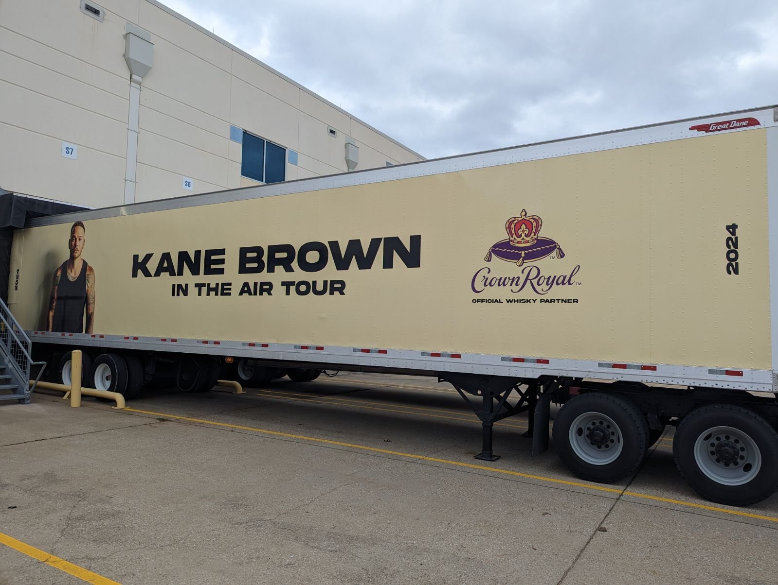 Kane Brown Wrap